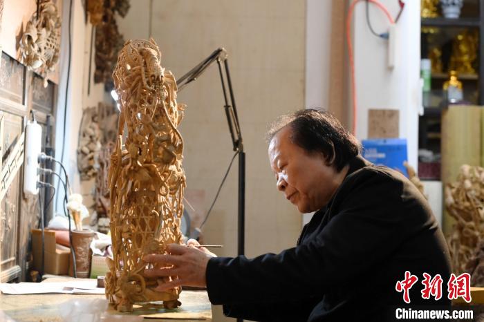 潮州木雕：伴潮水而生，随潮商出海