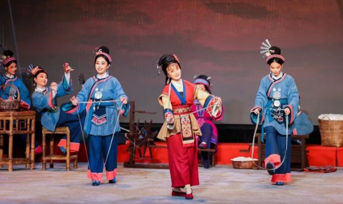 打造非遗盛宴！琼剧《黄道婆》在东华精彩上演
